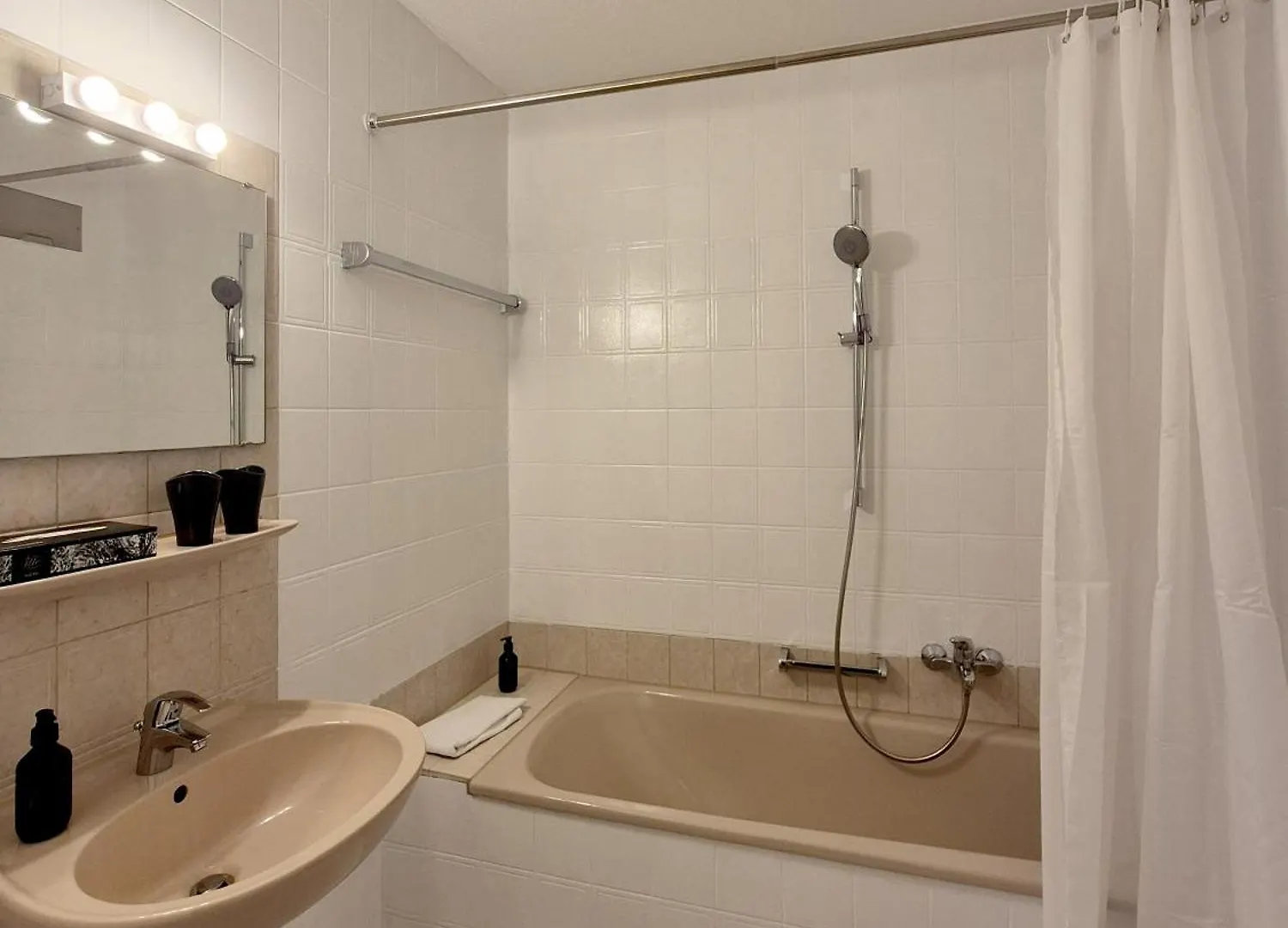 Hotel Cafe Schachener Hof Lindau  0*, Lindau (Bodensee)